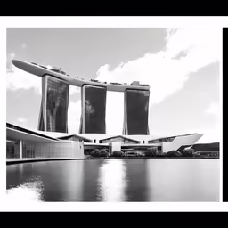 a large building with several tall columns on the side