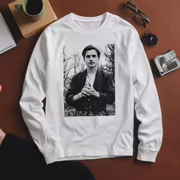 a t - shirt with the photo of robert lee