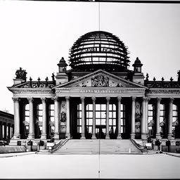 a building is painted in black and white for the architectural scale