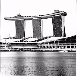 this is a picture of the marina at marina city