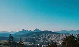 an image of a mountain range that is beautiful