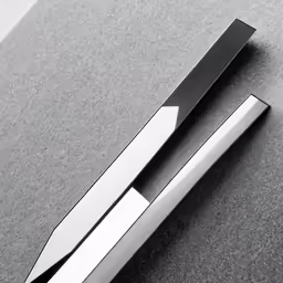 this is a knife and blade of metal